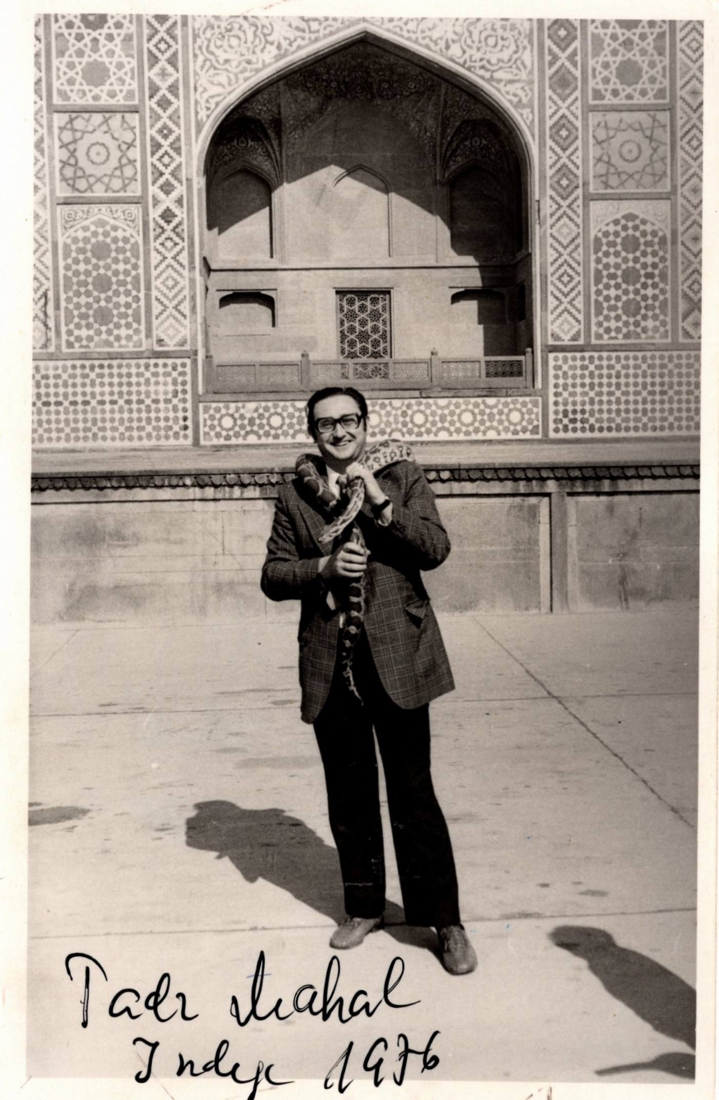 1976-Indija-Taj_Mahal-sa_zmijom